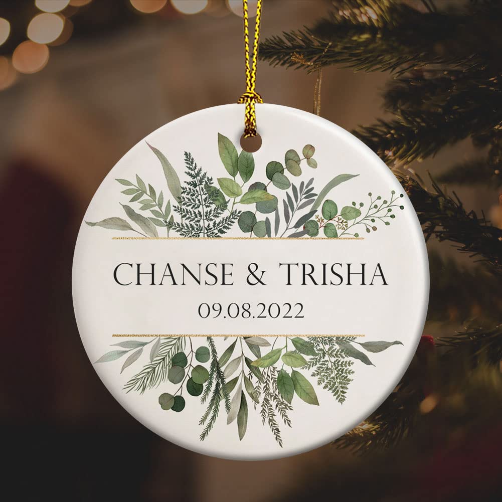 Personalized Names & Date Christmas Tree Ornaments 2022, Customizable Ceramic Ornament, Christmas Keepsake Gifts for Couples, Parents, Gifts for Wedding, Anniversary, Engagement