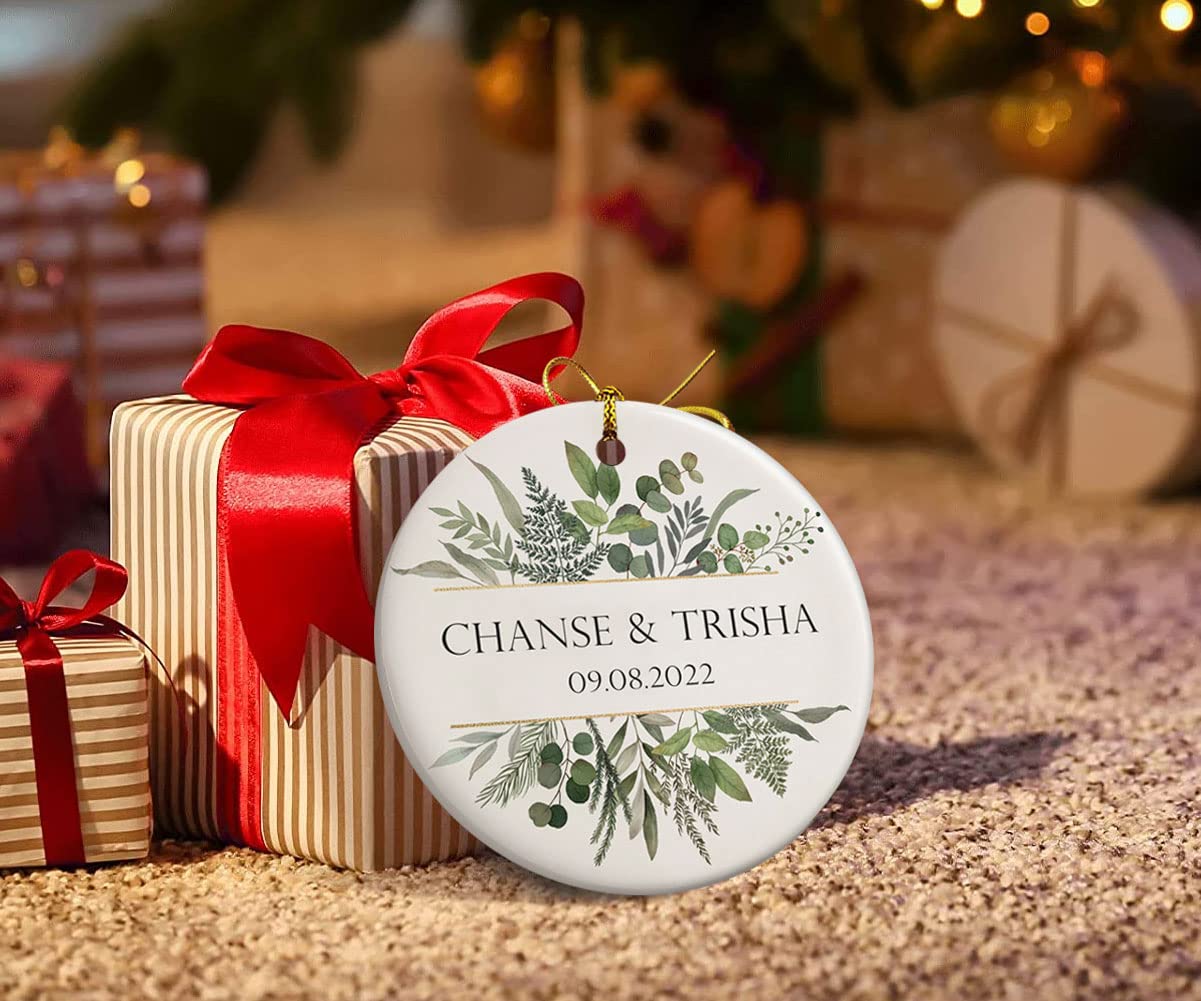 Personalized Names & Date Christmas Tree Ornaments 2022, Customizable Ceramic Ornament, Christmas Keepsake Gifts for Couples, Parents, Gifts for Wedding, Anniversary, Engagement